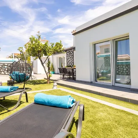 Cubo's Cozy & Modern Sol De Villa *