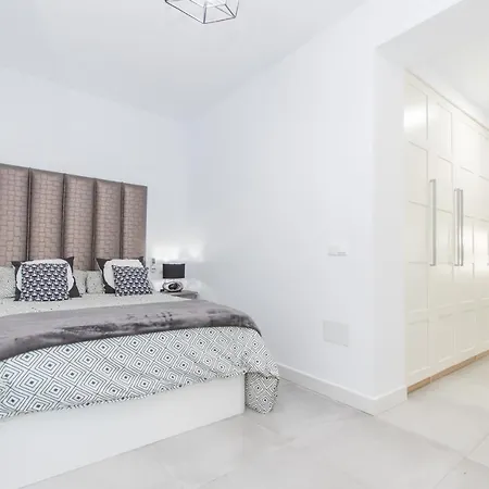 Cubo's Cozy & Modern Sol De Villa Malaga